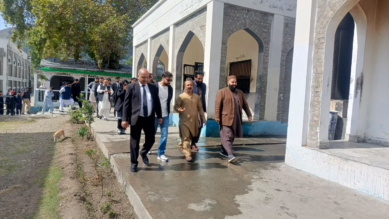 ایبٹ آباد،ایڈیشنل ڈپٹی کمشنر ریلیف اینڈ ہیومن رائٹس کا کمیٹی ممبران کے ہمراہ ڈسٹرکٹ جیل کا دورہ،انتظامات کاجائزہ لیا