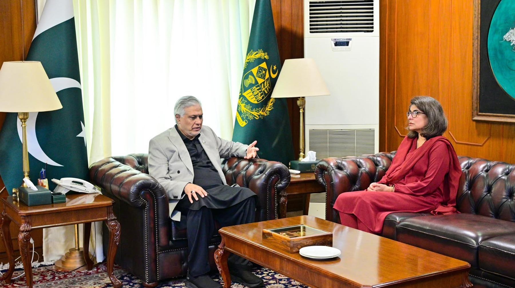 نائب وزیراعظم و وزیر خارجہ