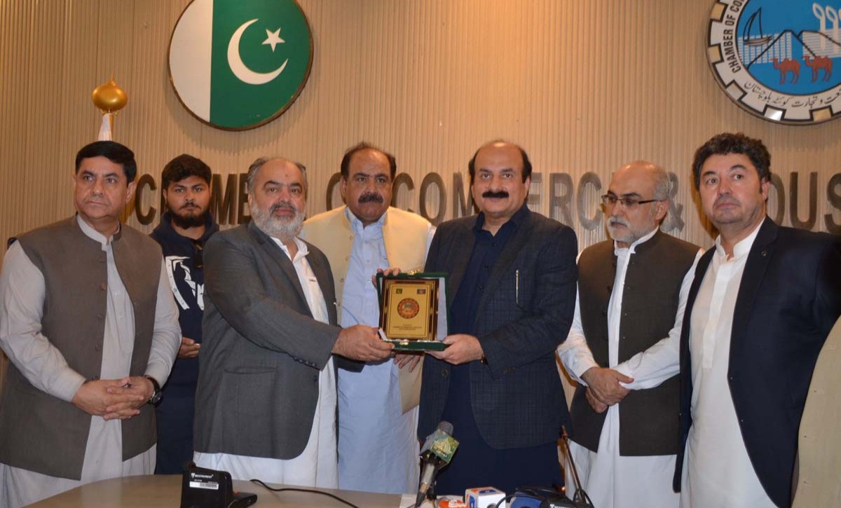 وزیر اعظم کے مشیر برائے یوتھ رانا مشہود احمد خان نے کہا ہے کہ حکومت بلوچستان کے نوجوانوں کو مصنوعی ذہانت (اے آئی) اور جدید ٹیکنالوجی کے ذریعے آگے بڑھنے کے مواقع فراہم کریں گی جبکہ نوجوانوں کے روشن مستقبل کے لیے حکومت مکمل معاونت کرے گی۔ چیمبر آف کامرس اینڈ انڈسٹری کوئٹہ بلوچستان کے تعاون سے چھوٹے کاروبار اور نئے کاروباری منصوبوں کے فروغ کے لیے بھی کام کیا جائے گا۔