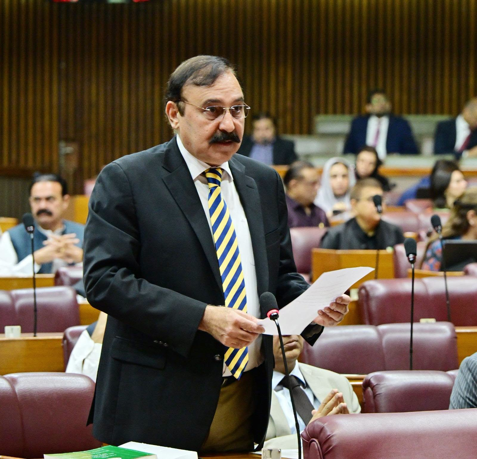 پارلیمنٹ کے مشترکہ اجلاس میں خیبرپختونخوا میں ہنگامی حالت کے نفاذ کے حوالے سے صدارتی حکمنامہ پیش