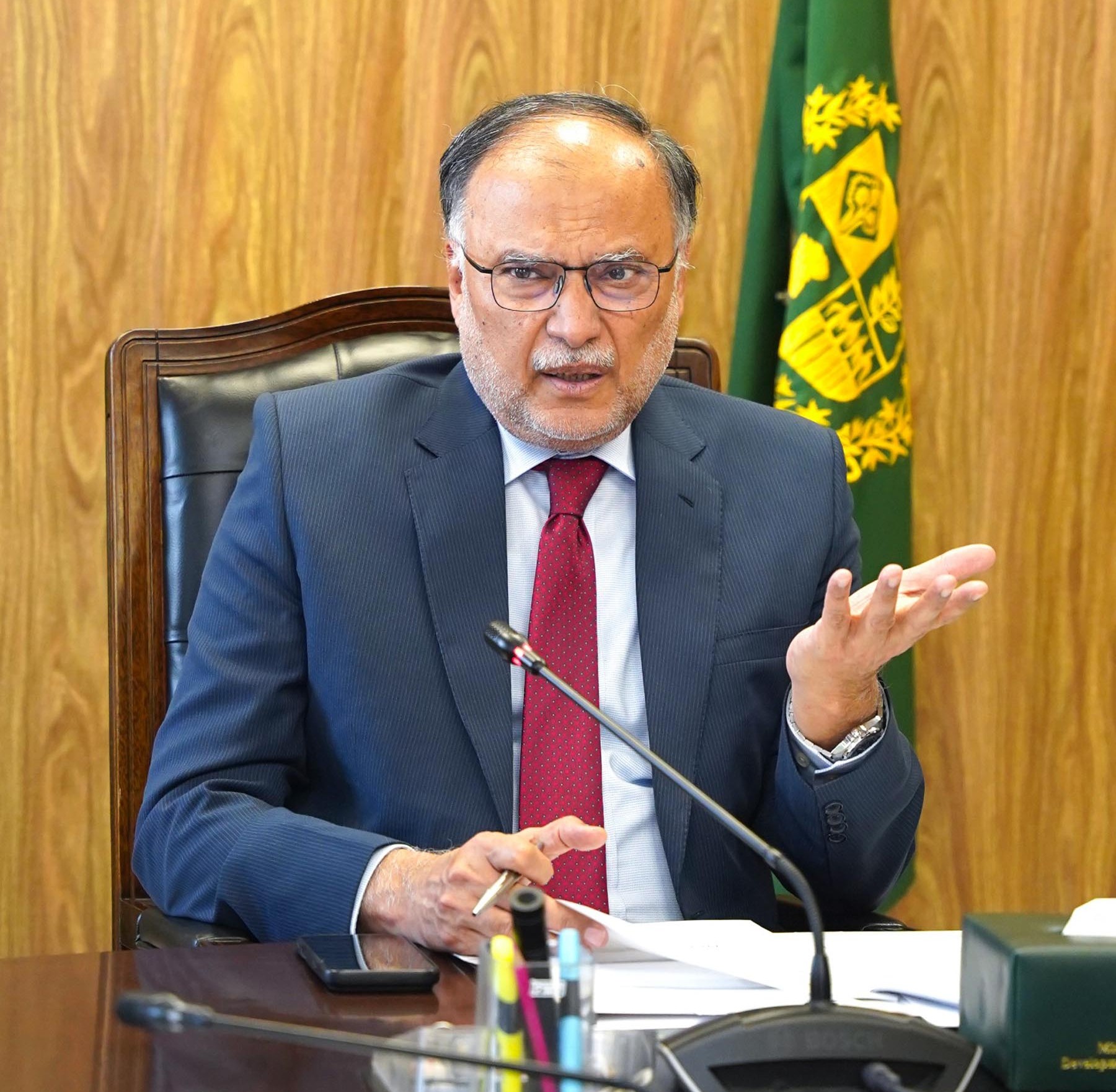 وفاقی وزیر احسن اقبال کی تھوک اور پرچون قیمتوں میں فرق کی موثر نگرانی