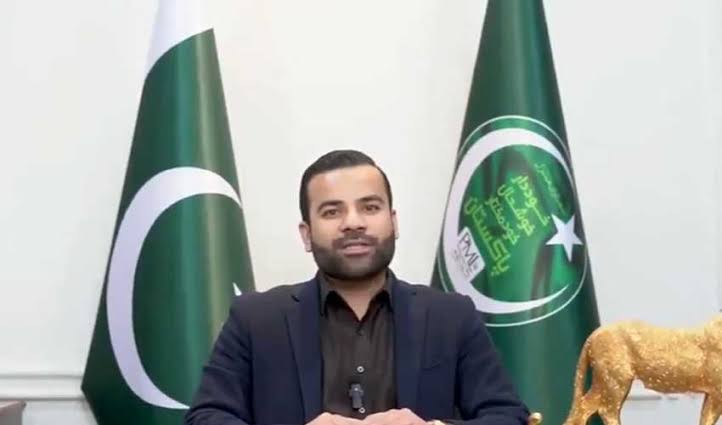 وفاقی وزیر مملکت برائے قانون و انصاف بیرسٹر عقیل ملک
