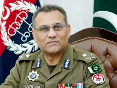 آئی جی پنجاب کی شہید ڈی آئی جی فیاض احمد سنبل اور اے ایس آئی محمد فیاض کی قبروں پر حاضری ،فاتحہ خوانی کی