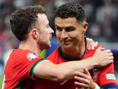 0_Diogo-Jota-and-Cristiano-Ronaldo-file-photo