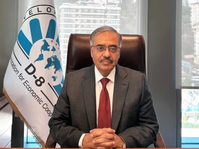 ڈی-8 ممالک کے درمیان اقتصادی تعاون مزید مضبوط بنانے کے عزم کا اعادہ، سیکریٹری جنرل سہیل محمود کی انقرہ میں اہم سرگرمیاں