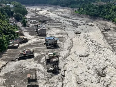 United Nations relief agencies have launched emergency relief operations in areas affected by devastating floods and landslides along the Nepal-Tibet border.