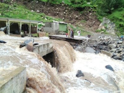 Mansehra, flood situation due to monsoon rains, bridges, houses and shops affected in Kaghan and Saran, Rescue 1122 on high alert