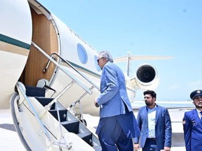 نائب وزیرِ اعظم و وزیرِ خارجہ سینیٹر اسحاق ڈار مصر کے لئے روانہ ہو گئے