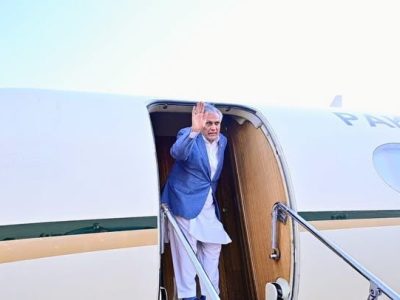 نائب وزیراعظم اسحاق ڈار مصر کے ایک روزہ کامیاب دورے کے بعد قاہرہ سے اسلام آباد روانہ