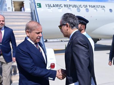 وزیراعظم محمد شہباز شریف اقوام متحدہ جنرل اسمبلی کے 81ویں اجلاس میں پاکستان کی نمائندگی کیلئے مختصر پاکستانی وفد کے ہمراہ نیو یارک پہنچ گئے
