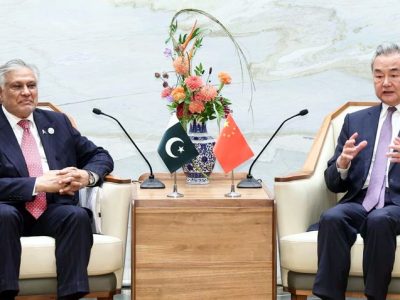 نائب وزیراعظم اسحاق ڈار کی  چینی  وزیر خارجہ  سے ملاقات،تجارت، سرمایہ کاری، سائنس و ٹیکنالوجی، ڈیجیٹل معیشت ، مصنوعی ذہانت کے شعبوں میں عملی تعاون  و باہمی اشتراک کو مزید فروغ دینے پر اتفاق