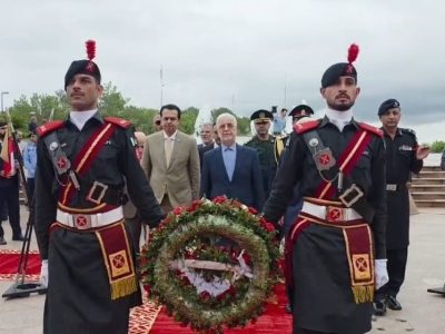 ایرانی وزیر داخلہ  کی پاکستان مونومنٹ آمد، یاد گار شہدا  پر حاضری ،فاتحہ خوانی بھی کی