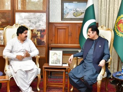 گورنر خیبرپختونخوا  سے پیپلز پارٹی کے رہنما رجب علی شیخ کی ملاقات