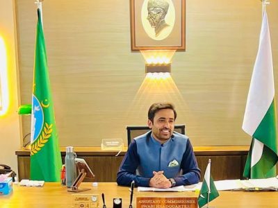 اسسٹنٹ کمشنر ہیڈکوارٹر صوابی عدنان ممتاز خٹک کی زیرِ نگرانی اسکولوں کی انسپکشن کےلیے اجلاس