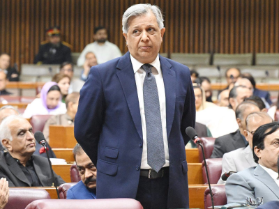خیبرپختونخوا میں دہشت گردی ،سرحد پار سے دراندازی ،قومی سلامتی کے دیگرامور کو مد نظر رکھتے ہوئے ایمرجنسی اور گورنر راج کے نفاذ کا فیصلہ کیا ،وفاقی وزیر قانون