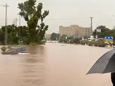 موسلادھار بارش کے باعث مردان، صوابی، پشاور، اسلام آباد/راولپنڈی، گوجرانوالہ اور گجرات کے نشیبی علاقے زیر آب آنے کا خدشہ ہے، محکمہ موسمیات کا انتباہ