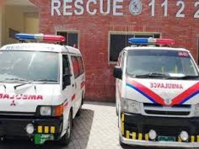 پہاڑپور فارم کے قریب کار میں شارٹ سرکٹ کے باعث لگنے والی آگ پر ریسکیو1122نےقابو پایا