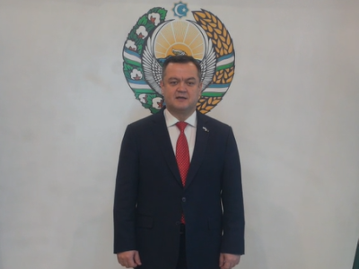 ازبک سفیر