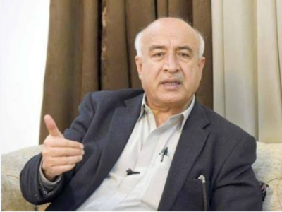 سابق وزیراعلیٰ بلوچستان ڈاکٹر عبدالمالک بلوچ کابلوچستان ایجوکیشن انڈومنٹ فنڈ کے دفتر کا دورہ