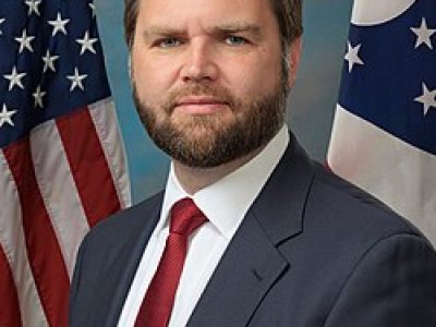 Senator_Vance_official_portrait._118th_Congress