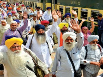 Sikh pilgrims arrive in Pakistan