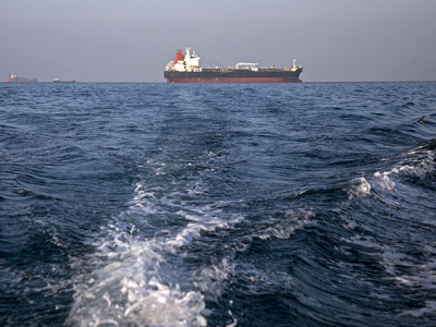 Tankers Hormuz May Larak