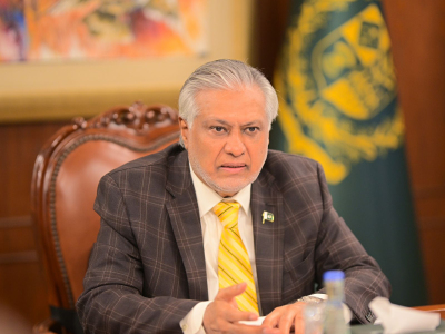 وزیر خارجہ اسحاق ڈار سے افغانستان میں پاکستان کے سفیر عبید الرحمٰن نظامانی کی ملاقات