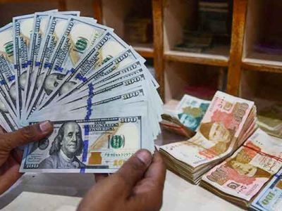 انٹربینک مارکیٹ میں امریکی ڈالر کے مقابلے میں پاکستانی روپے کی قدر میں اضافہ ریکارڈ