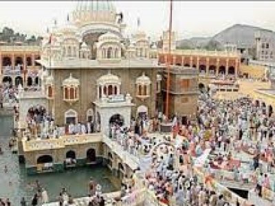 حسن ابدال ،مہاراجہ رنجیت سنگھ کی برسی،346 سکھ یاتریوں کا گروپ خصوصی بسوں کے ذریعے گوردوارہ پنجہ صاحب پہنچ گیا