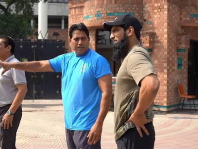 سابق کپتان محمد یوسف کا پی سی بی کی دعوت پر نیشنل کرکٹ اکیڈمی لاہور کا دورہ