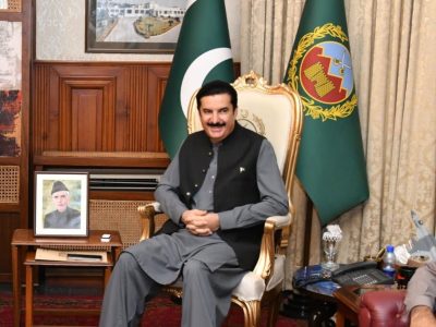 گورنر خیبرپختونخوا فیصل کریم کنڈی سے پاکستان کرکٹ ٹیم کے معروف فاسٹ بولر شاہین شاہ آفریدی کی ملاقات