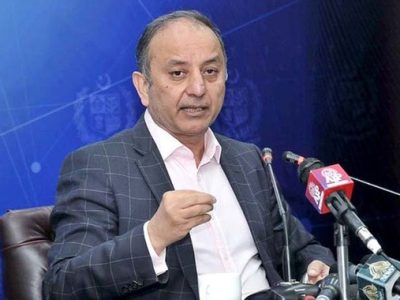 دہشت گردوں اور ان کے سہولت کاروں کے خلاف سخت کارروائی کی جائے گی، حکومت اور مسلح افواج ملک کی خودمختاری اور سلامتی کے تحفظ کے لیے ہمہ وقت تیار اور پرعزم ہیں، مصدق ملک