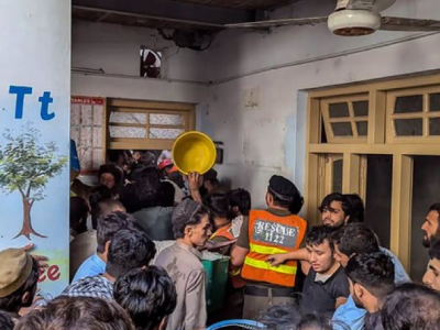 پشاور ، دیر کالونی میں نجی سکول کی چھت گرنے سےاموات بڑھ کر 29 ہو گئیں