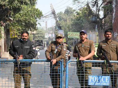 ڈپٹی کمشنر سید حسن رضا کا عاشورہ محرم الحرام کے سکیورٹی انتظامات کی نگرانی کے لیے ڈسٹرکٹ ایمرجنسی آپریشن سینٹر کا دورہ