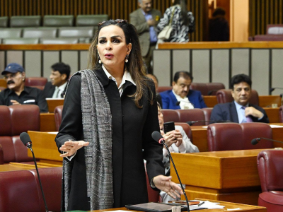 کوئی بھی زیرک سیاستدان ایمرجنسی کے نفاذ کی حمایت نہیں کرسکتا، خیبرپختونخوا کے 12 اضلاع میں صورتحال انتہائی تشویشناک ہے، سینیٹر شیری رحمان