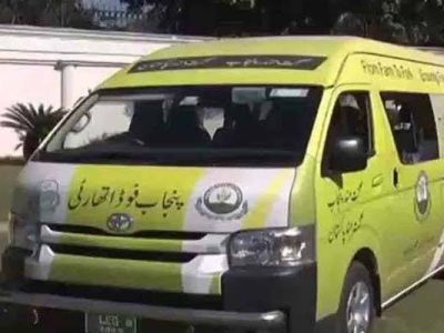 مردہ مرغیاں پکڑنے پر فوڈ اتھارٹی ٹیم پر دکانداروں کا حملہ