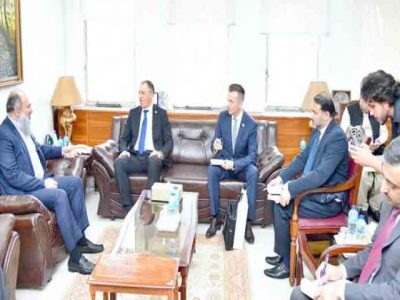 وفاقی وزیر تجارت جام کمال خان سے بیلاروس کے سفیر آندرے میتیلیتسا نے ملاقات کی