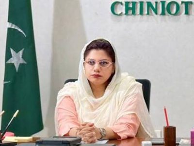 ڈپٹی-کمشنر-چنیوٹ-عائشہ-رضوان