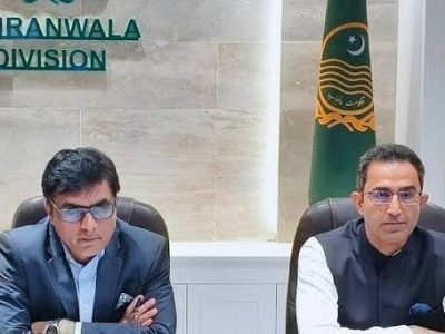 کمشنر گوجرانوالہ ڈویژن محمد علی نے ڈپٹی کمشنر گوجرانوالہ نوید احمد