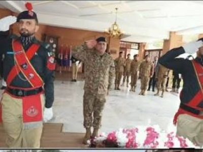 کور کمانڈر پشاور لیفٹیننٹ جنرل عمر احمد بخاری
